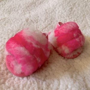 Infant Fuzzy Ugg Bright Pink Sandals size 0-1